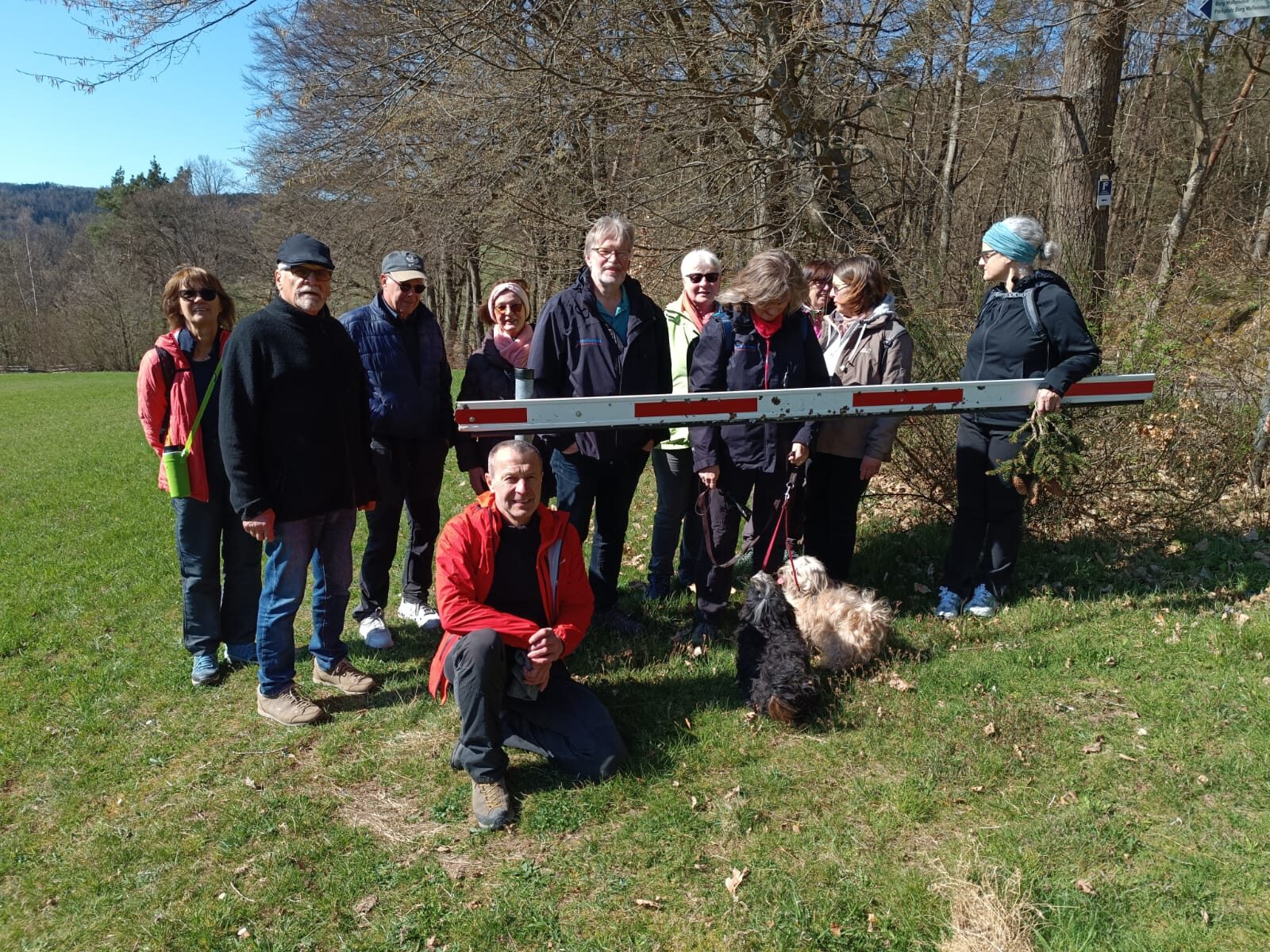 Wanderfreude am Schlossbrunnenweg: KGV Neukirchen unterwegs in Wallenstein